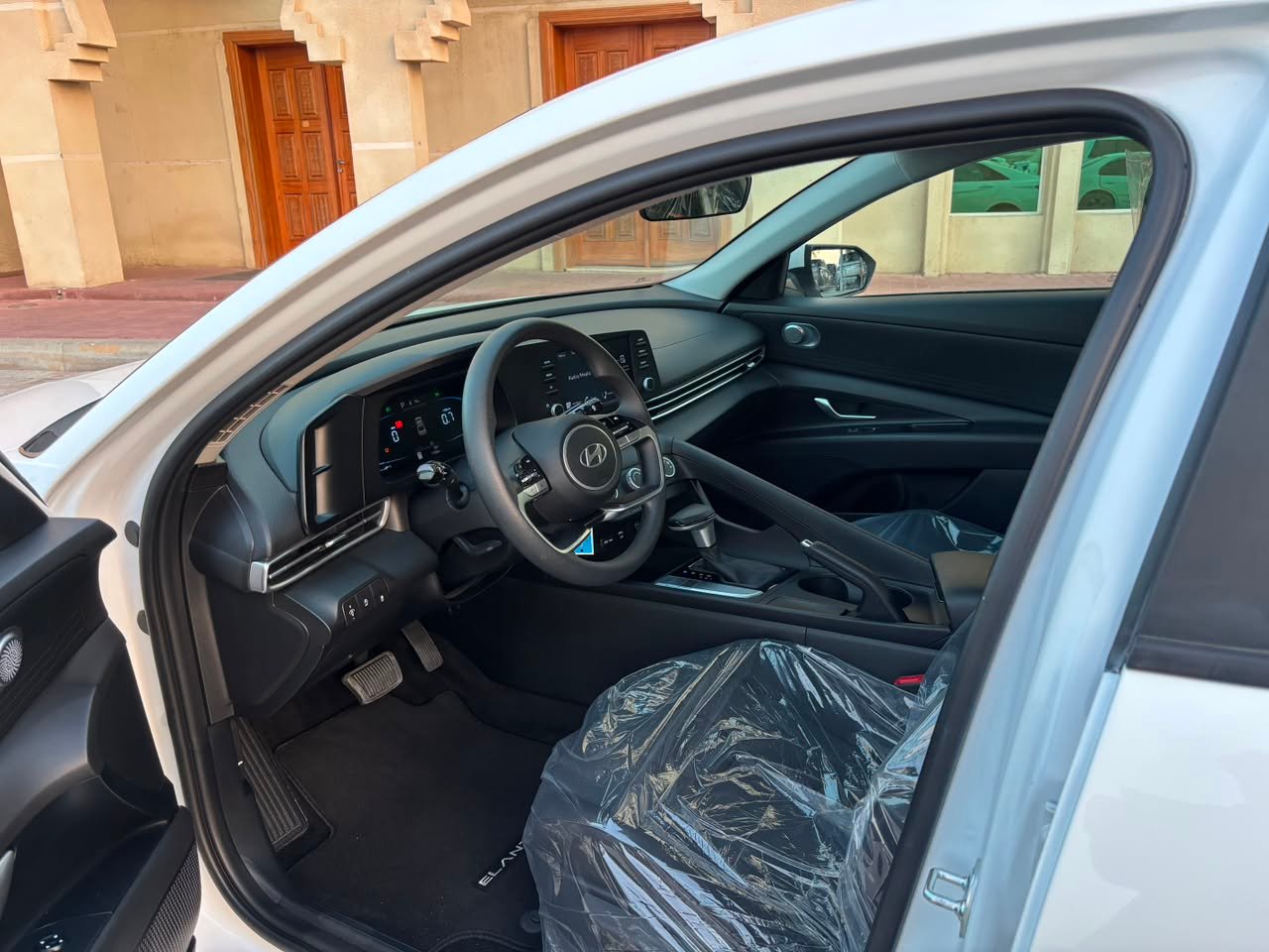 2024 HYUNDAI ELANTRA